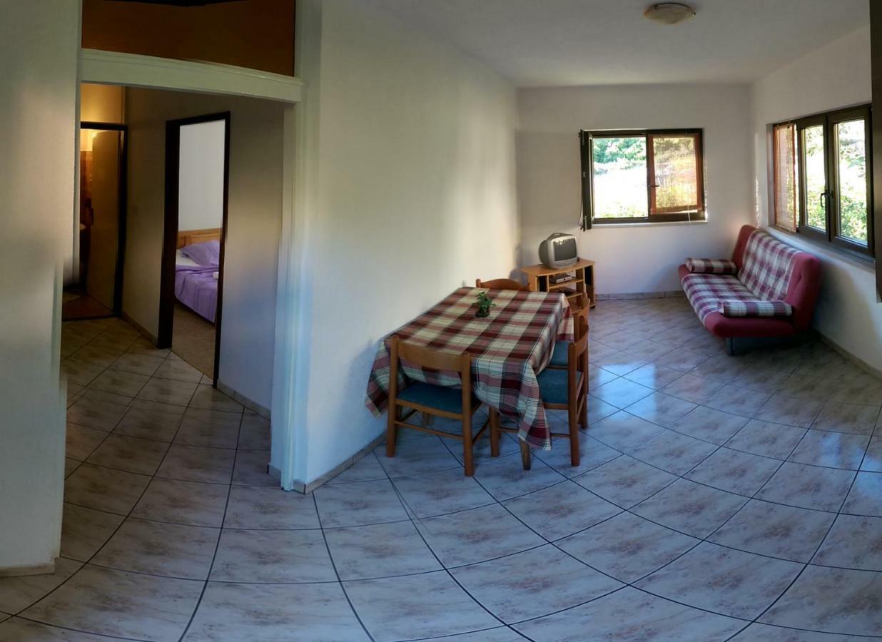 Apartmani Sandro Ivan Dolac Eksteriør bilde